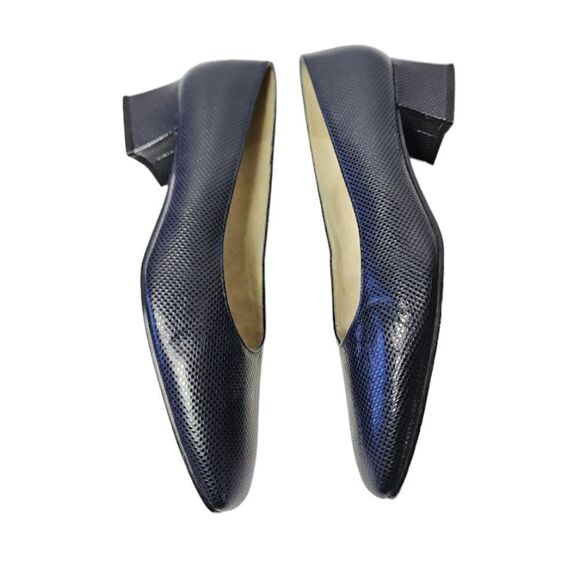 Stuart Weitzman  - Picture 3 of 9